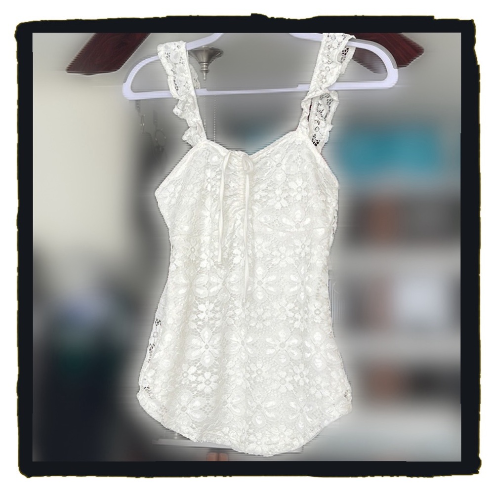 💕Beautiful Cream Lace Tank Top💕
